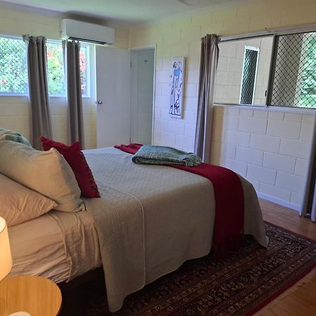 J & Ella'S Holiday House - 2 Bedroom, 2 Bathroom Home คุกทาวน์ ภายนอก รูปภาพ